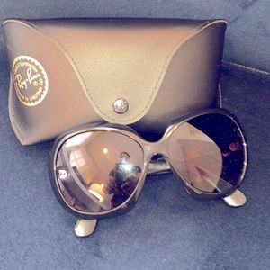 Ray ban Jackie Ohh black sunglasses.